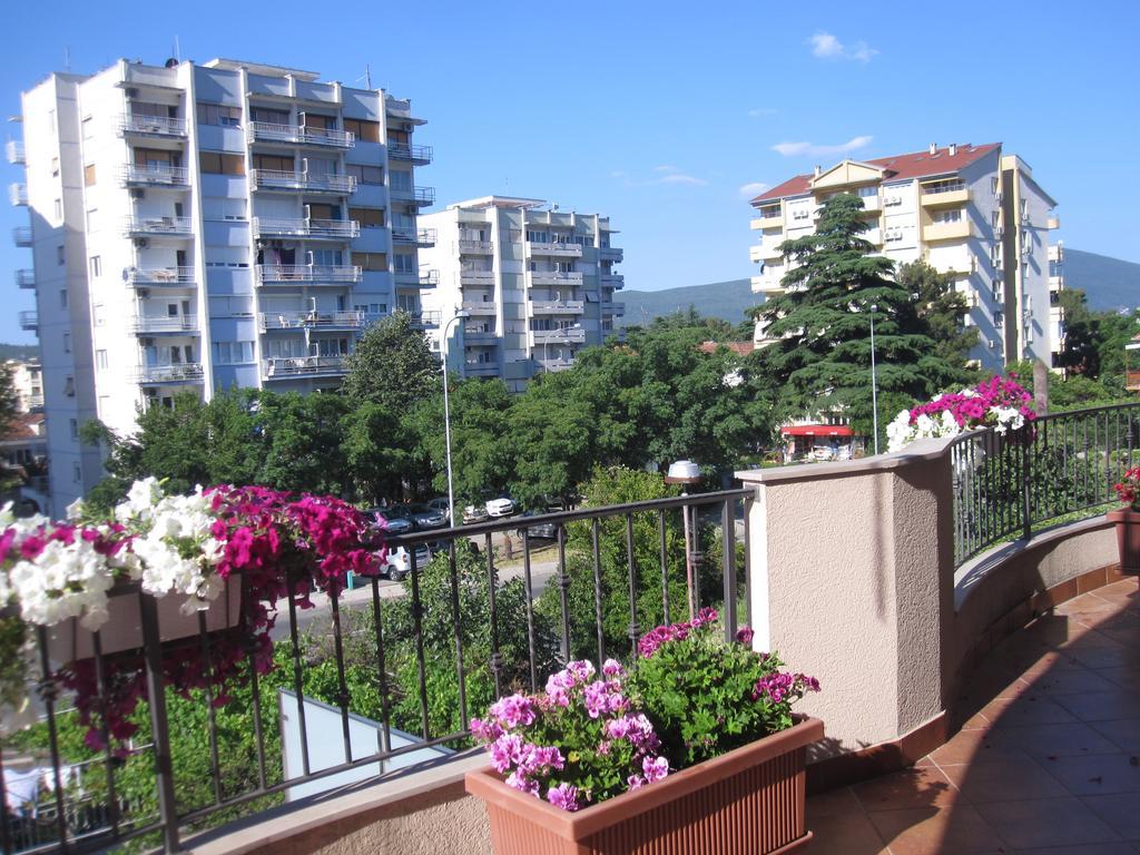 Apartments City Center Tivat Luaran gambar